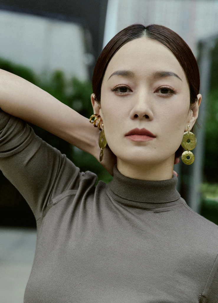 马伊琍出席maxmara品牌活动 灰色系造型优雅与现代并存