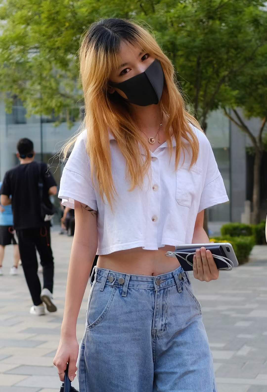 口罩难掩美丽,疫情下的北京三里屯太古里时尚女郎!