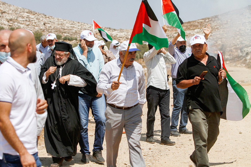 巴勒斯坦约旦河西岸冲突再起 以色列军队向示威者发射催泪弹