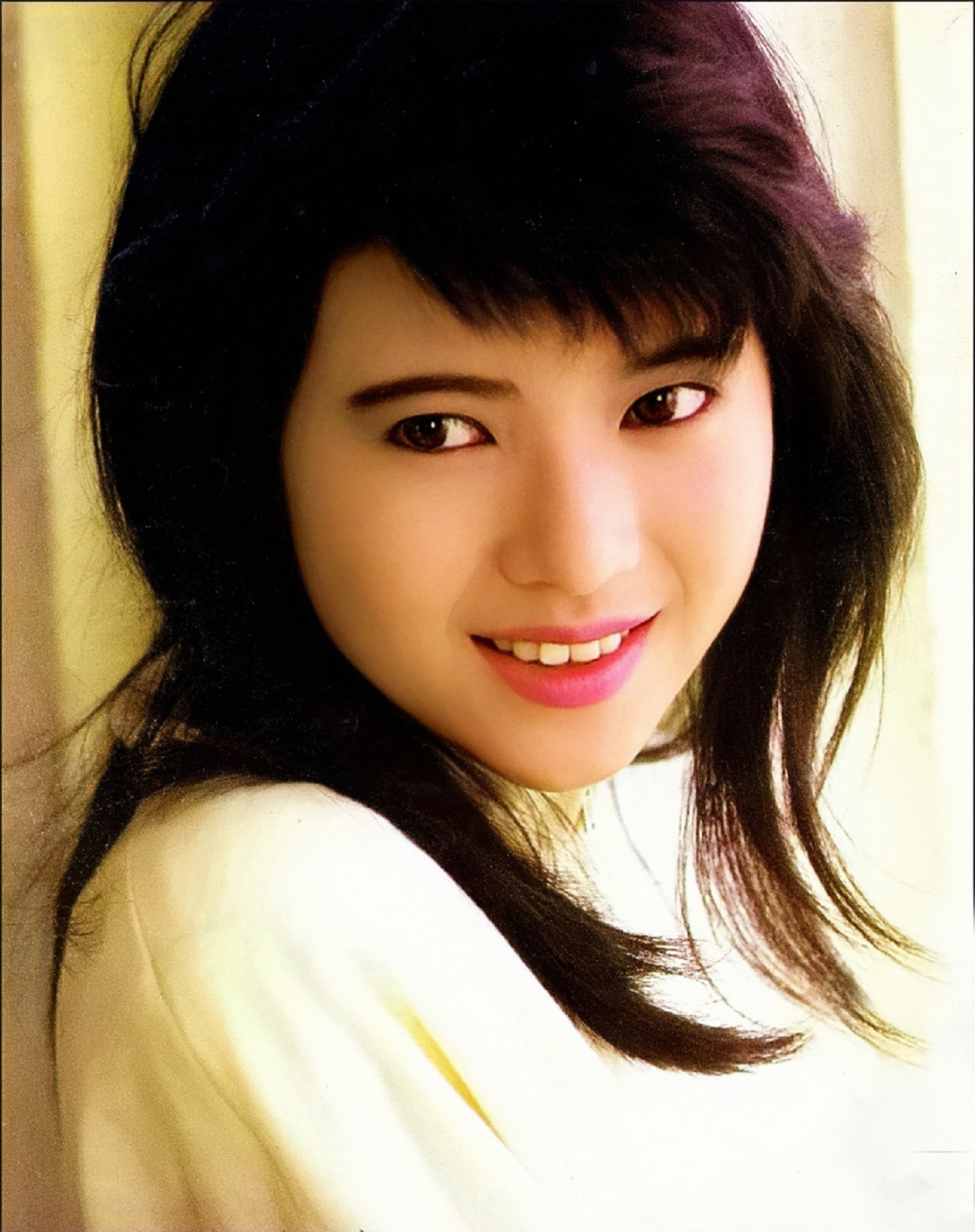 明星早年照:王祖贤,林青霞,赵雅芝,蓝洁瑛,狄波拉,翁美玲