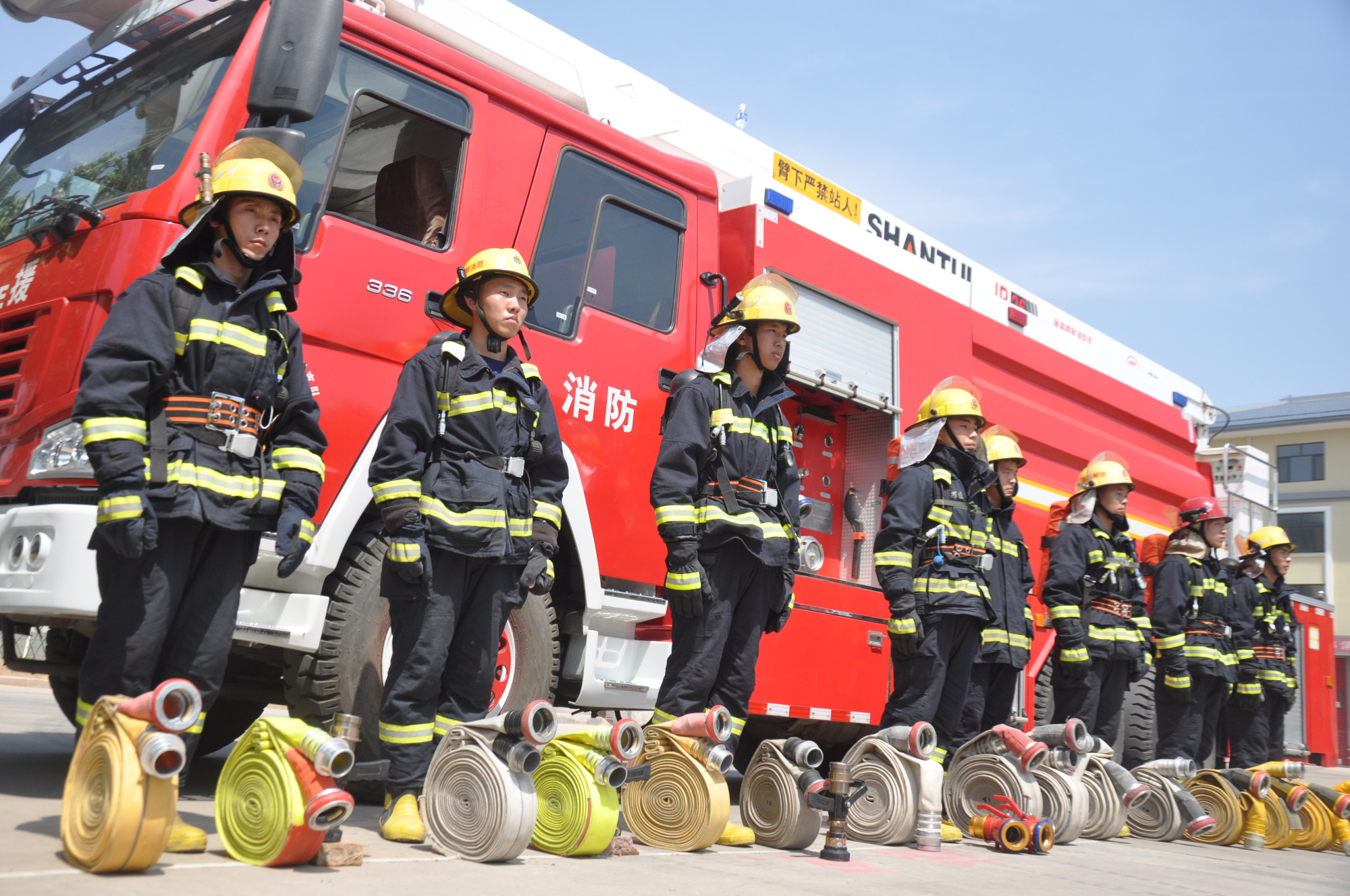 县消防大队:开展消防演练 助力消防安全