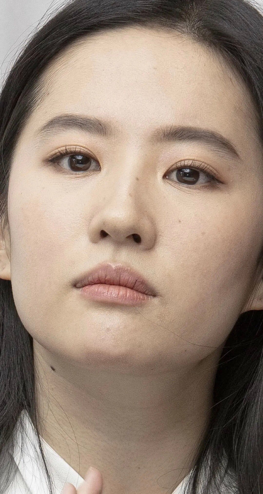 刘亦菲高清怼脸生图,真实不做作,这五官也太优越了吧!