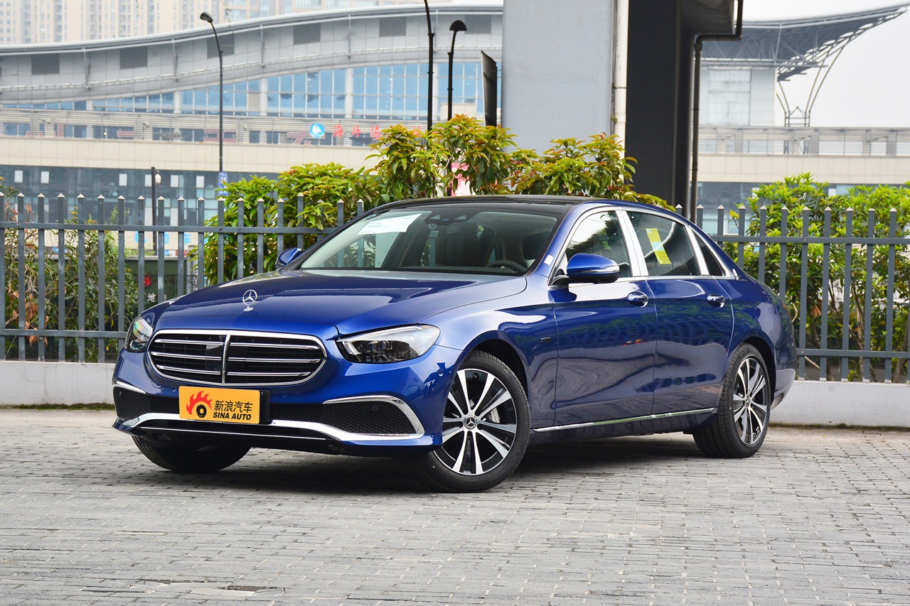 2021款奔驰e级混动 350 e l 插电式混合动力轿车