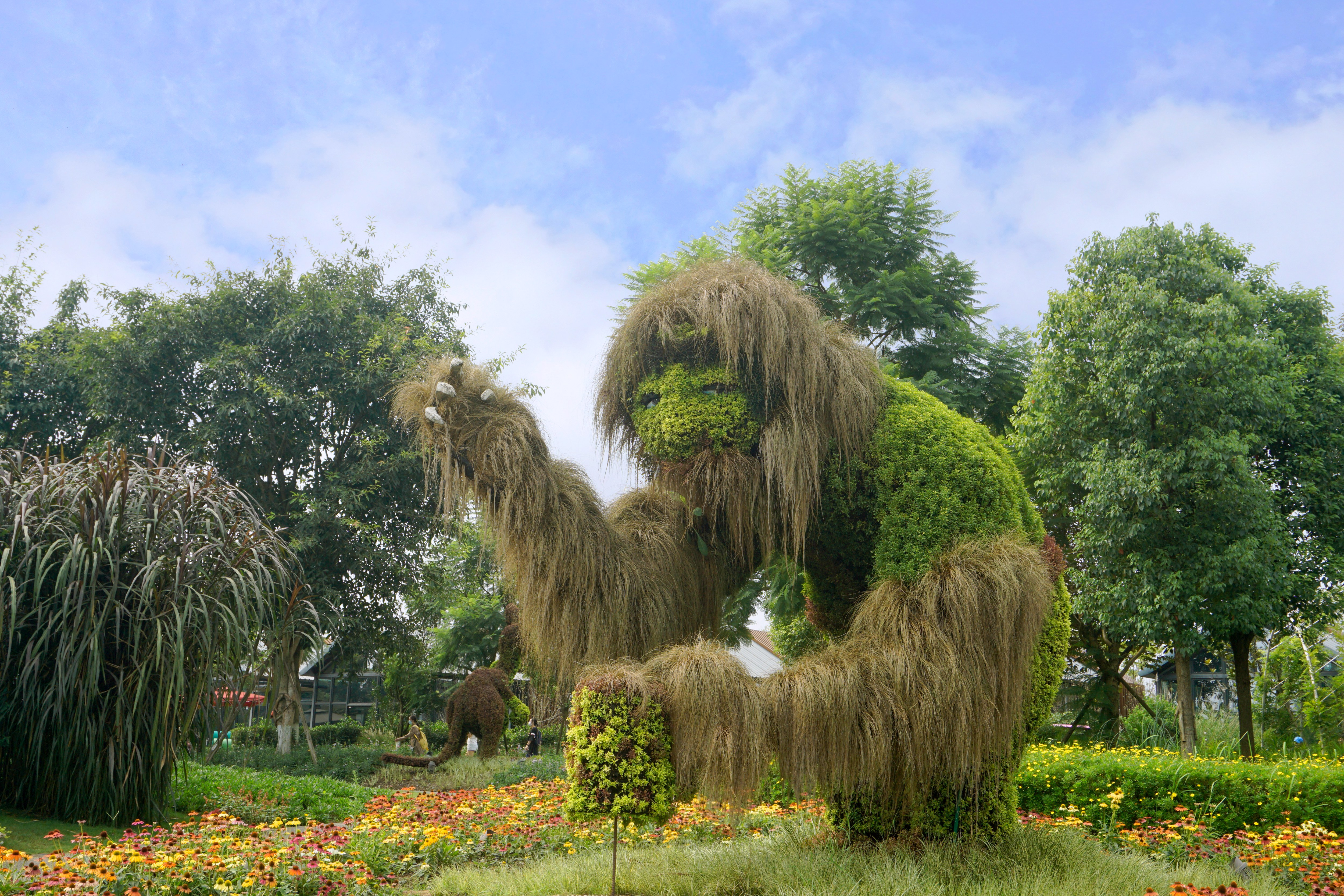 绿雕花雕:四川成都城市园林植物雕塑采风