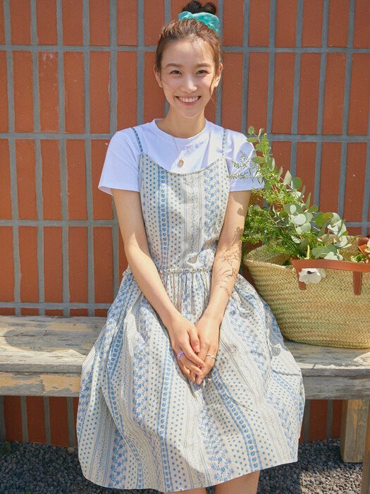 张姬领时尚生活照,百变服饰造型,欧尼笑起来太治愈迷人了