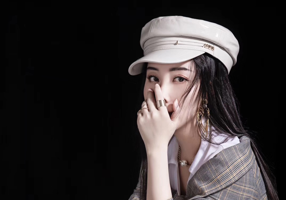 湖南籍女歌手张灵敏拒绝相声演员追求后遭报复