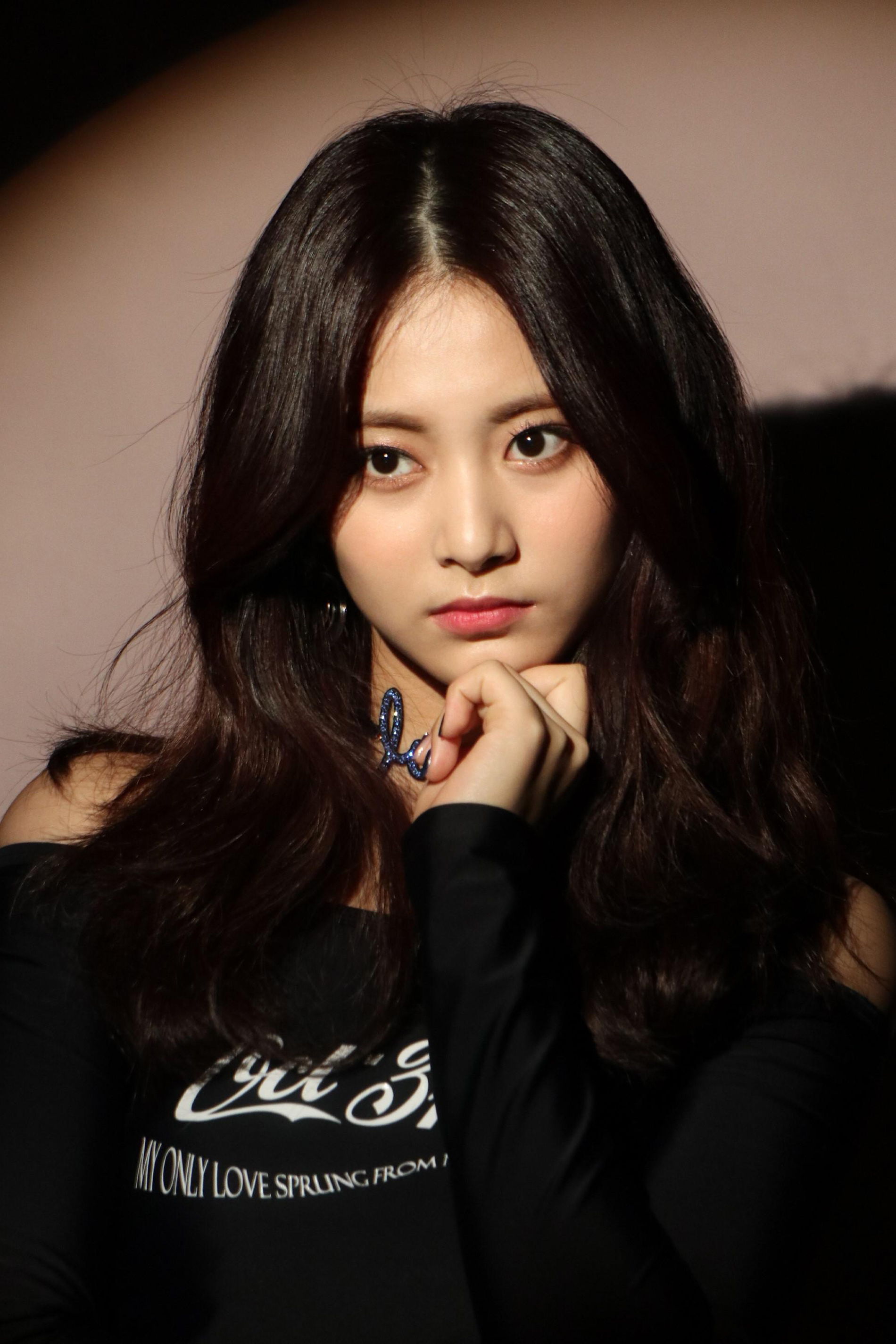 周子瑜,1999年6月14日出生于台湾省台南市,韩国女团twice成员