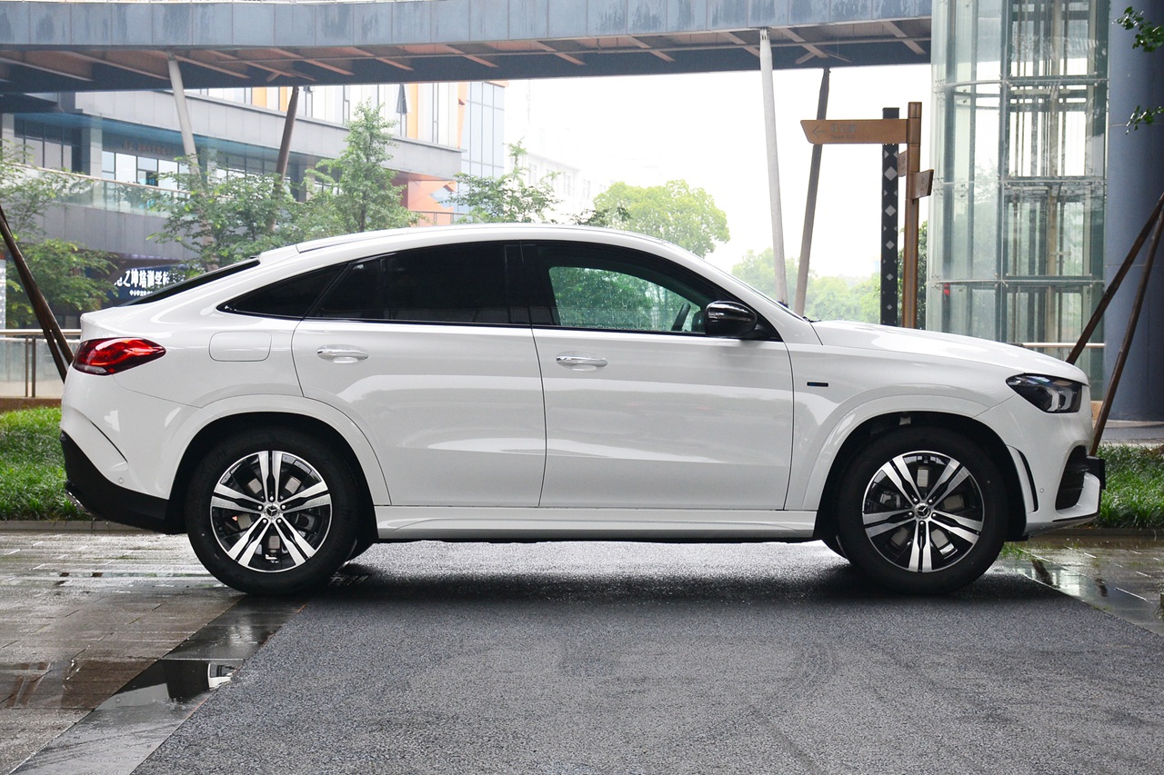 2021款奔驰gle 350e 4matic 轿跑suv
