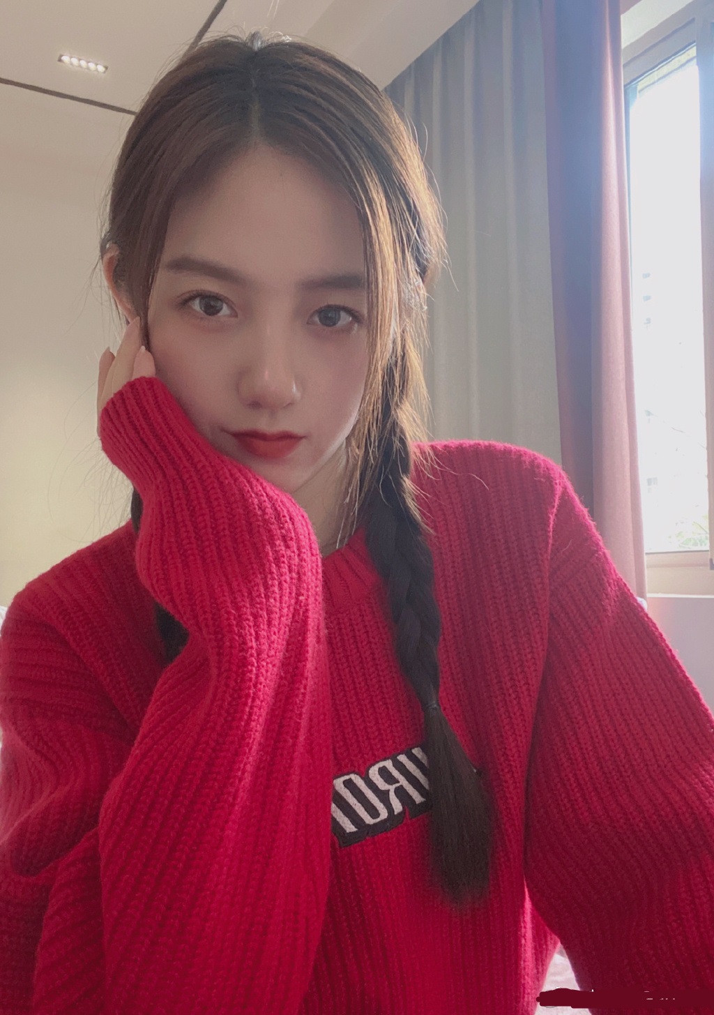 美女李佳宁迷人美照欣赏