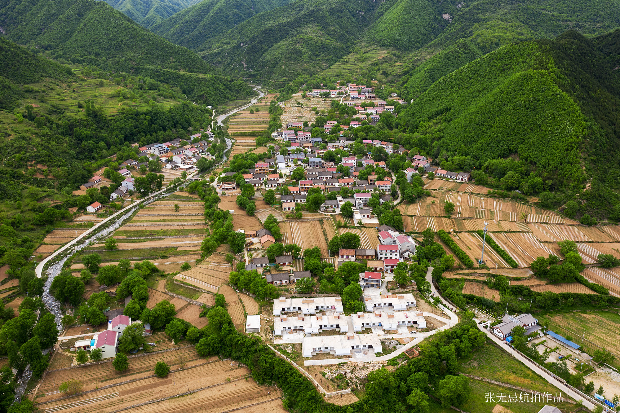 山清水秀田园风光令人醉——蓝田县灞源镇青坪村航拍美图