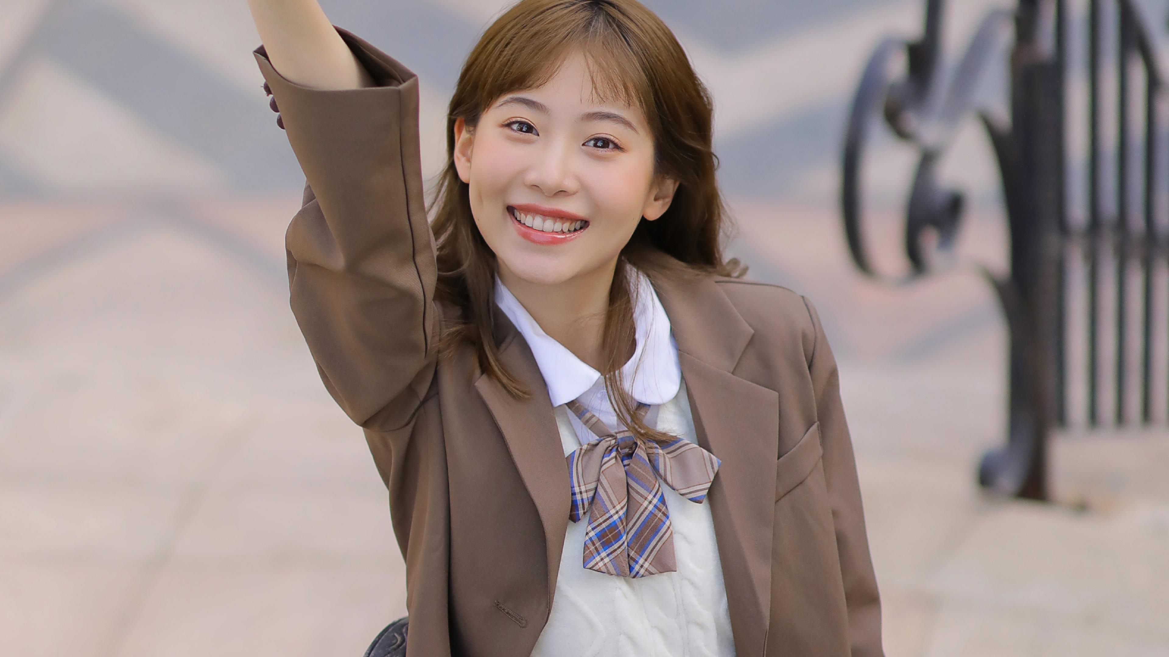 清新迷人美少女,精致容颜婀娜身姿,魅力四射,你心动了没