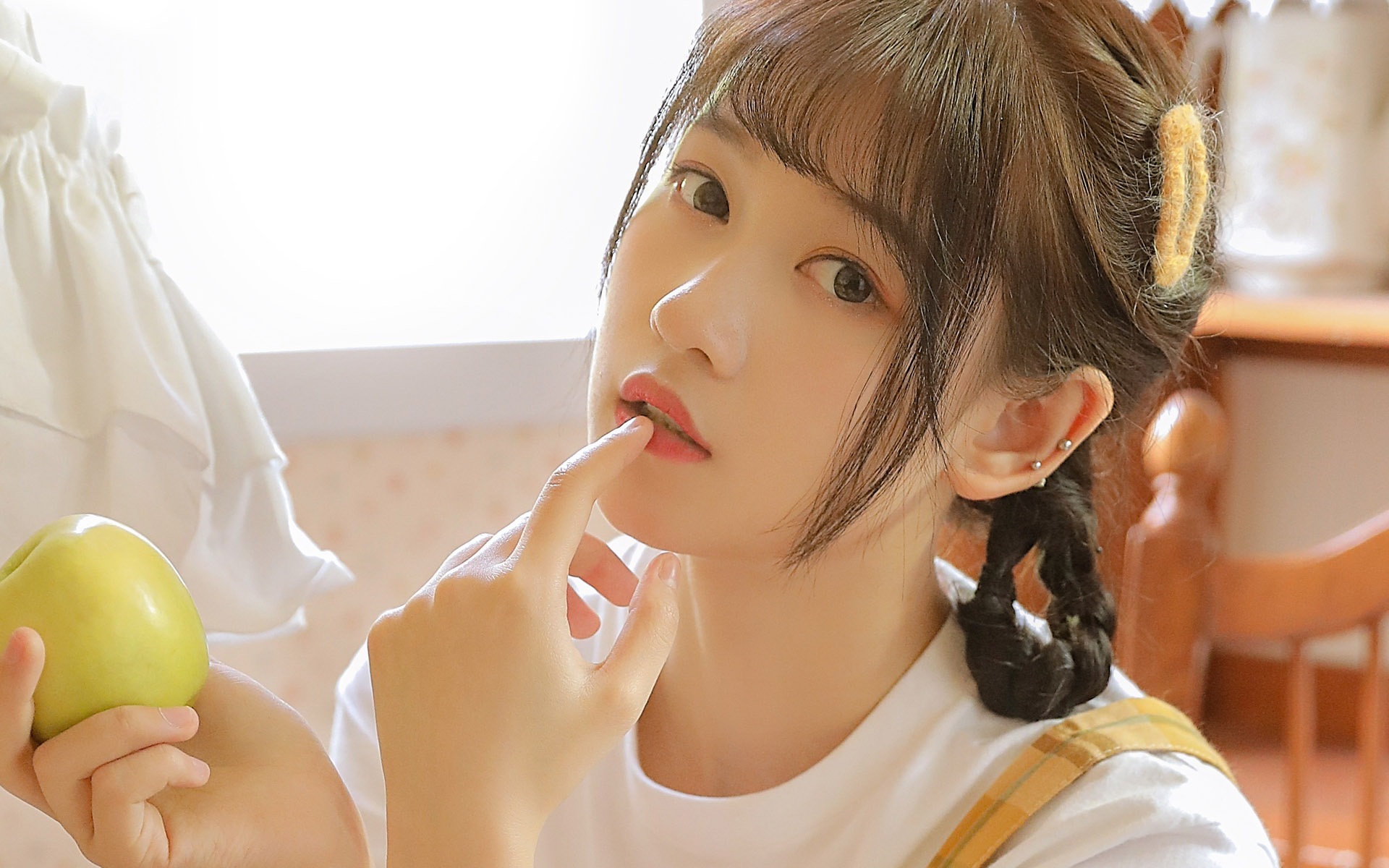 满脸胶原蛋白的清纯可爱少女,摄影艺术写真照