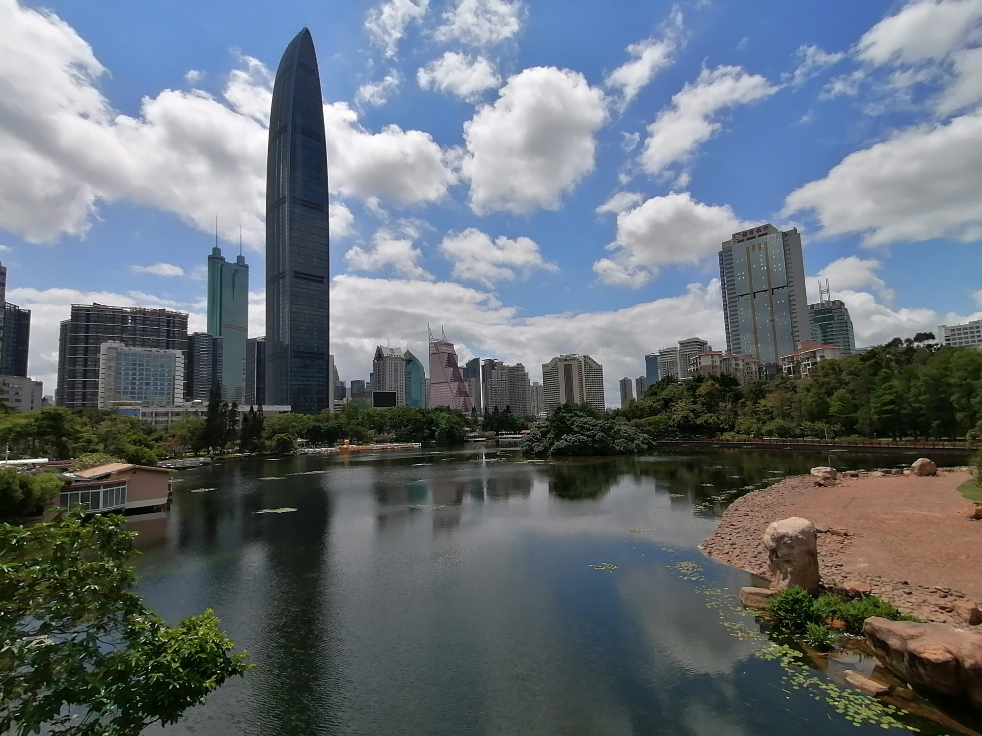 深圳,空气质量排全国第五位的超大城市,来欣赏深圳天空的美景