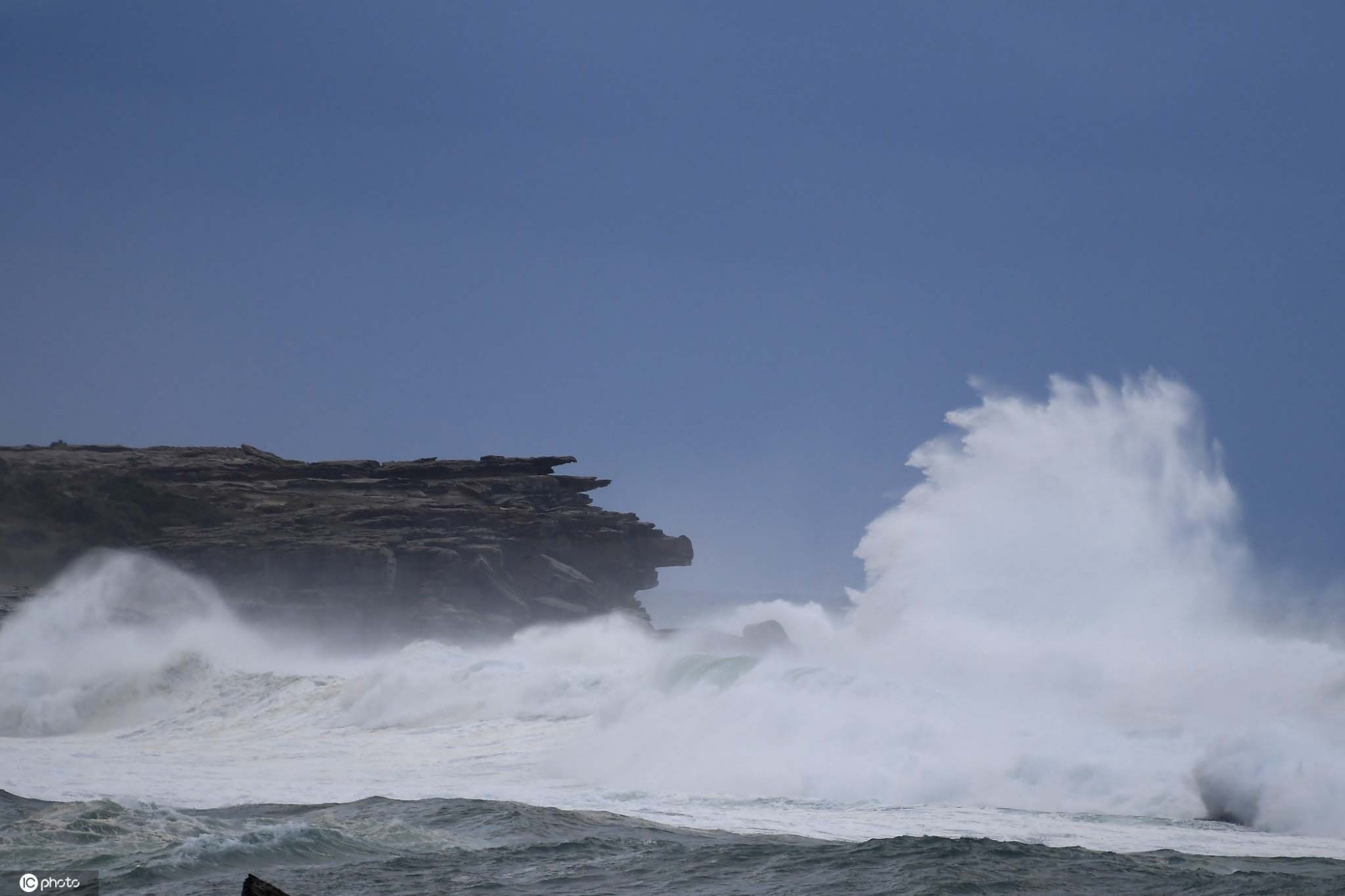 瞬息万变!澳大利亚悉尼海岸掀起惊涛瀚浪