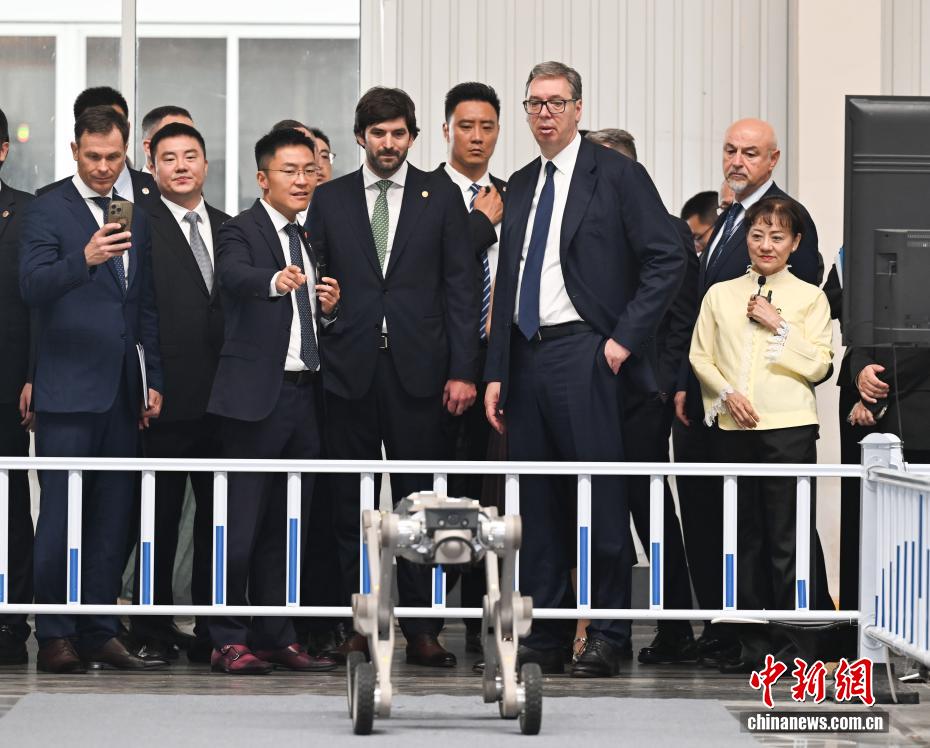塞尔维亚总统武契奇访浙 考察中国人形机器人应用 - 图6