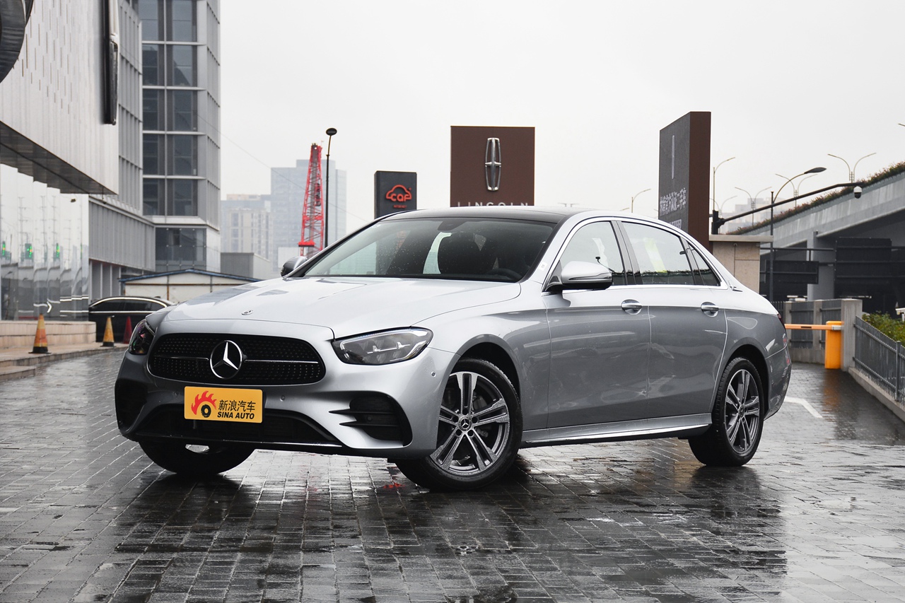 2021款奔驰e级改款 e 260 l 运动型