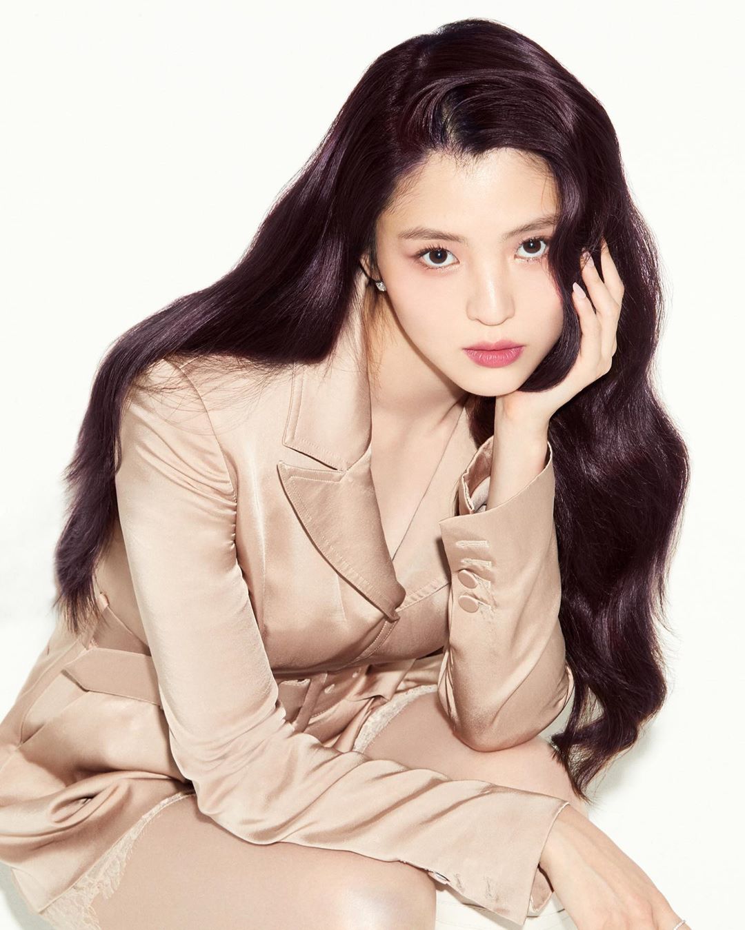 韩国ellekorea时尚杂志公开韩素希拍摄画报,让人眼前一亮