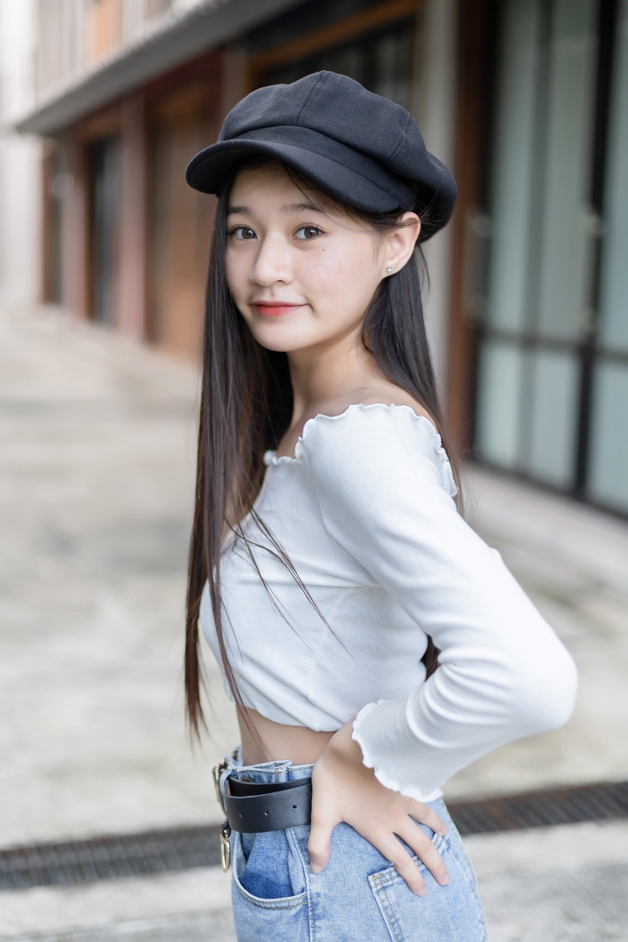 文静小女生户外随拍,喜欢来看看