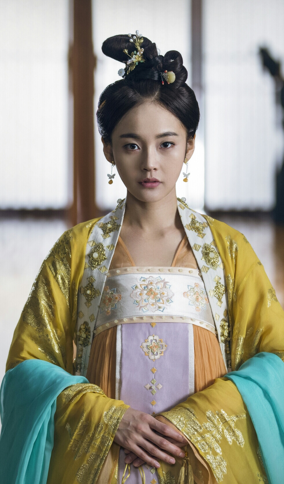 黄衣尊贵而秀美,盘点影视剧中的20位黄衣佳人