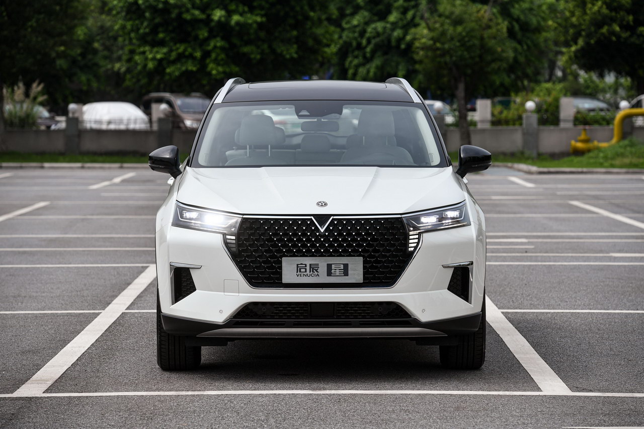 2020款启辰星48v轻混增压星曜版260t珠光白/曜石黑