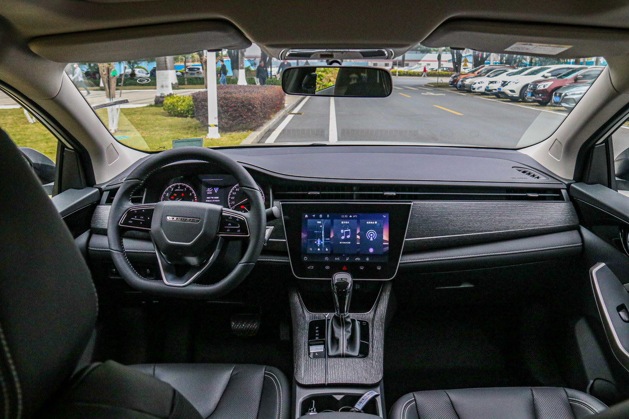 2021款启辰d60 plus 1.6l xv智领版