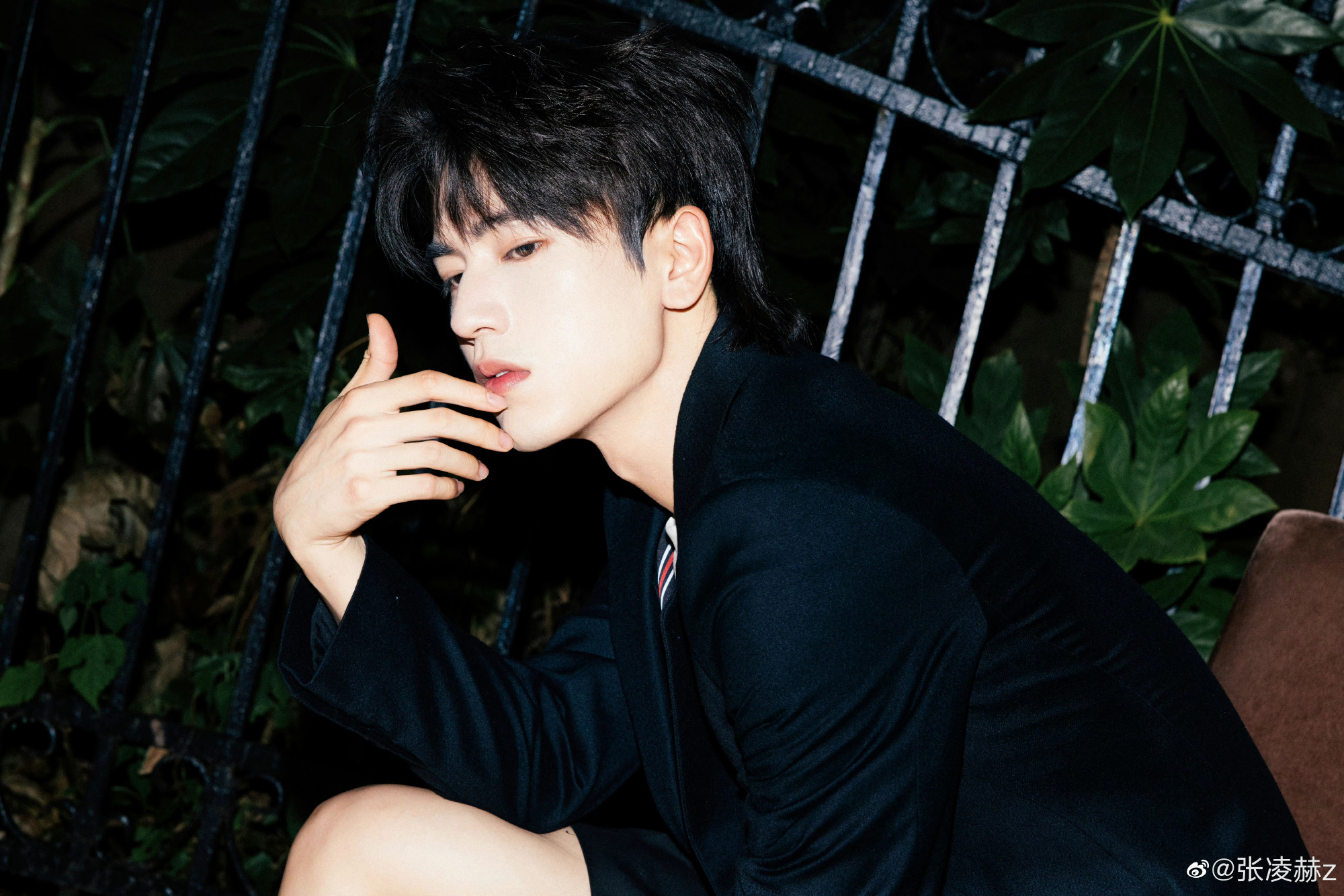 张凌赫酷帅写真