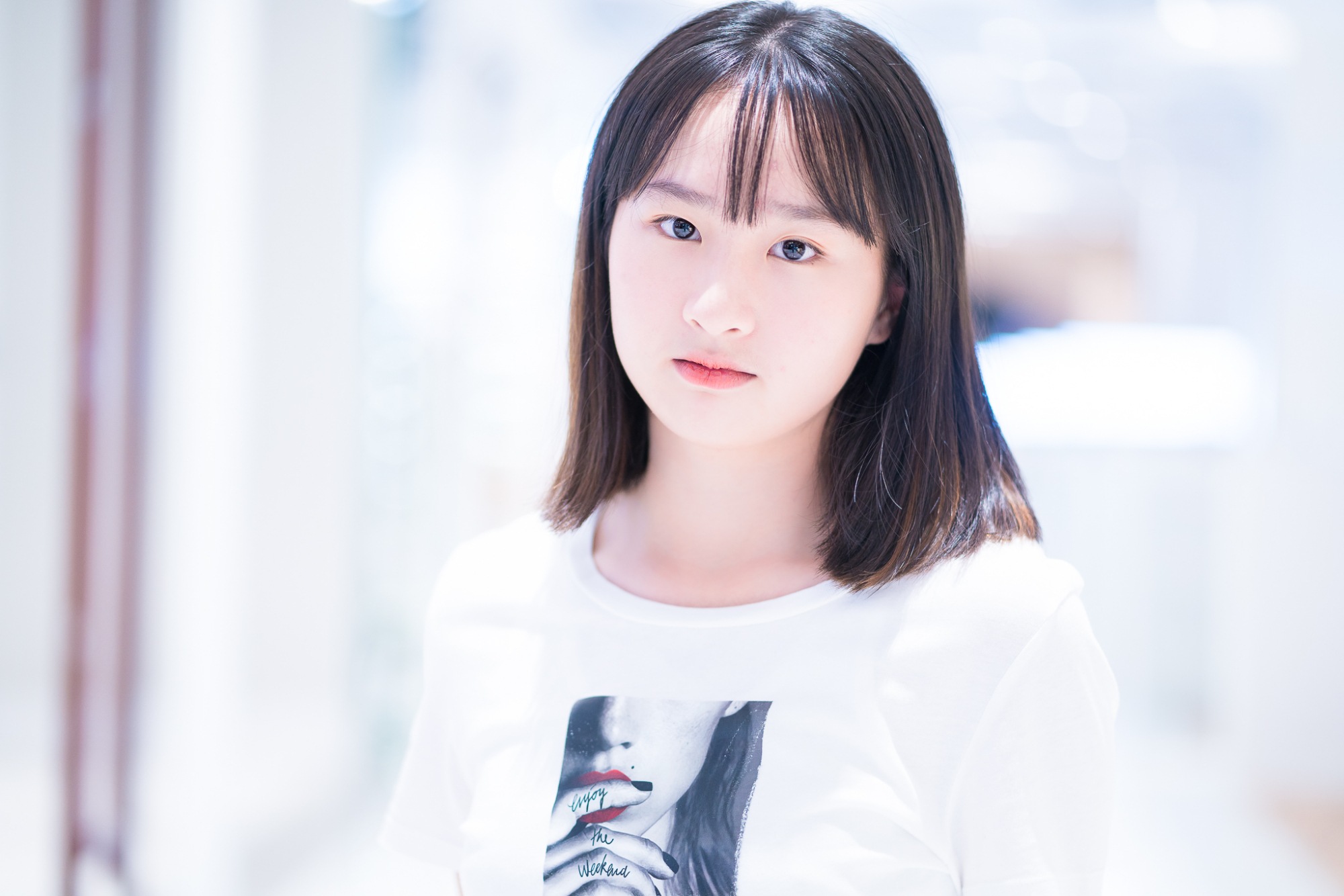 稍微有点婴儿肥的可爱少女,来看看吧