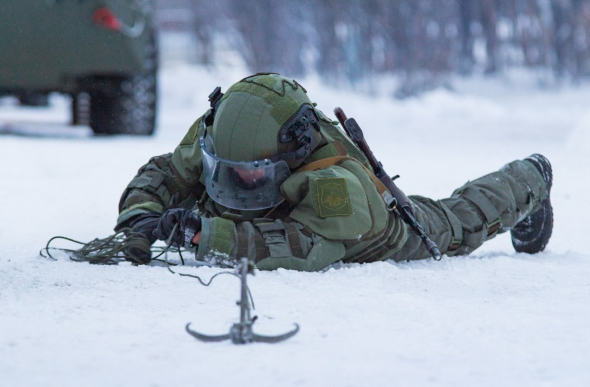 俄罗斯北方舰队所属工程兵在北极进行军事训练