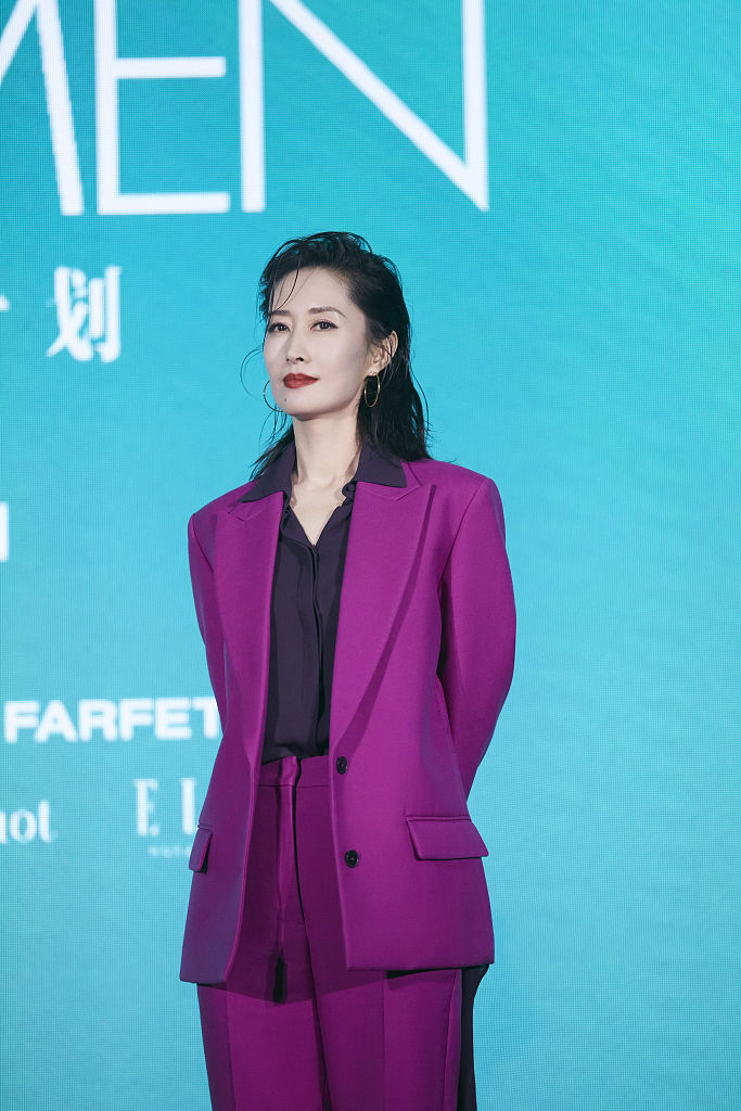 刘敏涛现身elle非凡伙伴计划活动 两套气场造型尽显非凡魅力