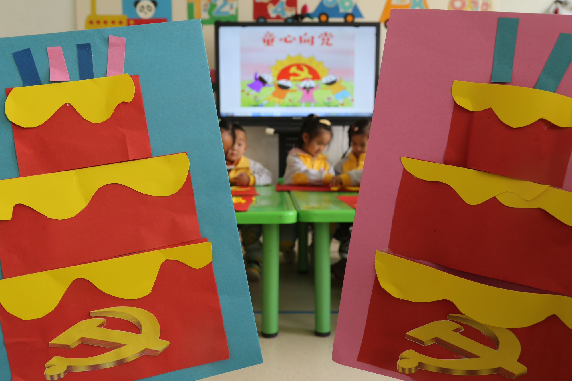 组图|"学党史,颂党恩,跟党走"!巧手庆祝建党百年