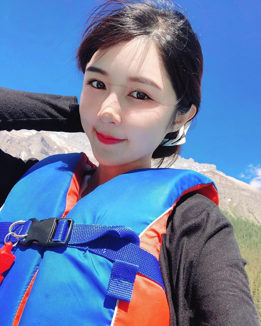 时尚美女达人桑妮的生活写真照,恬静优雅完美展现迷人的气质