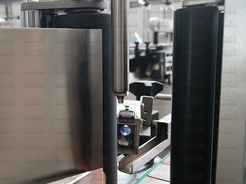 滚标机贴标机 固力坚指甲油贴标机