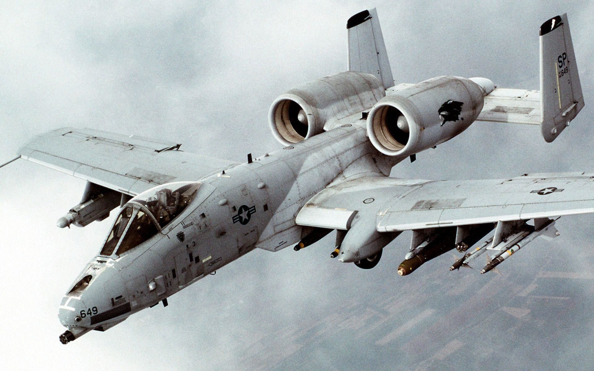 美国疣猪攻击机的机枪图片