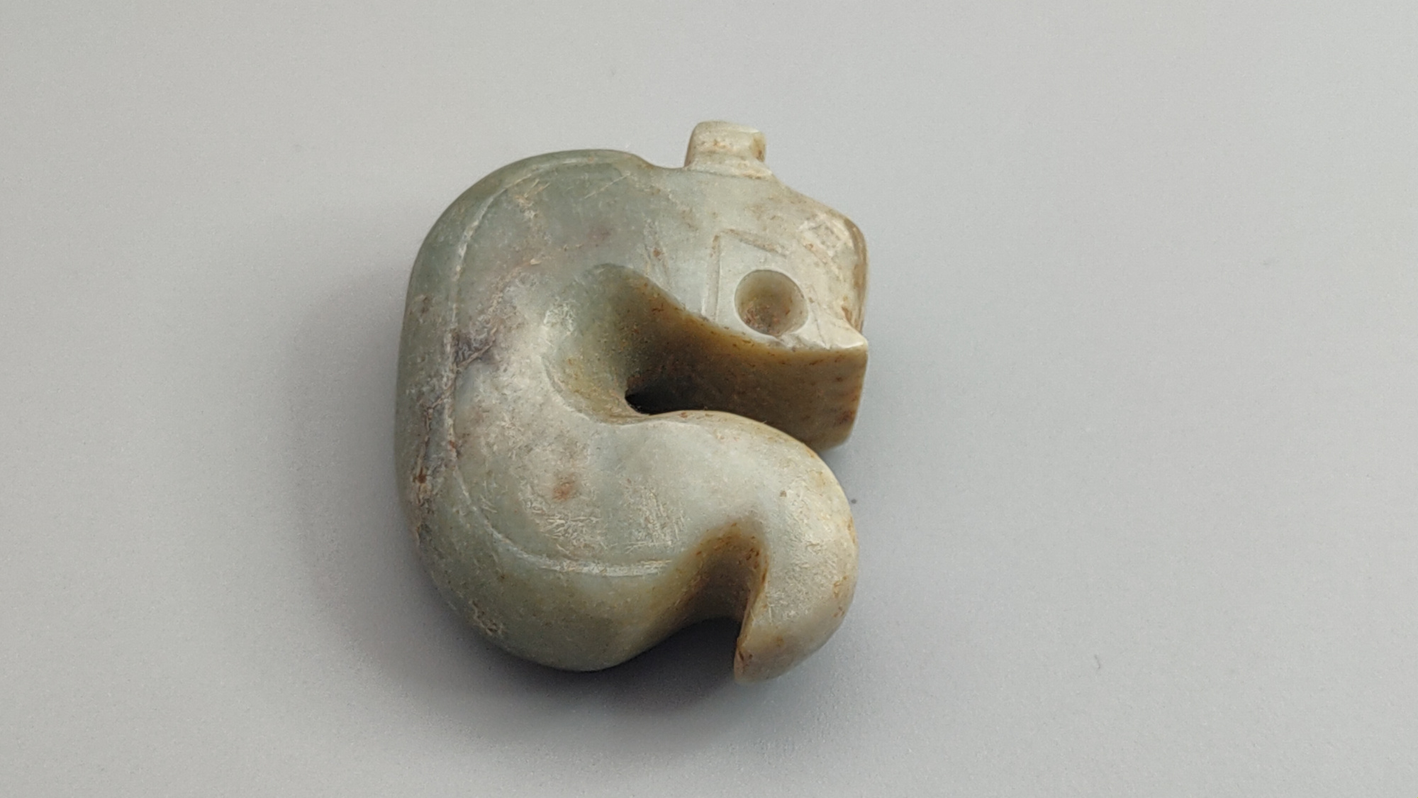 馆藏殷商玉龙鉴赏