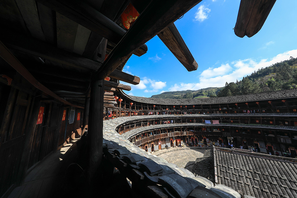 福建:南靖土楼田螺坑景区免费开放至9月28日