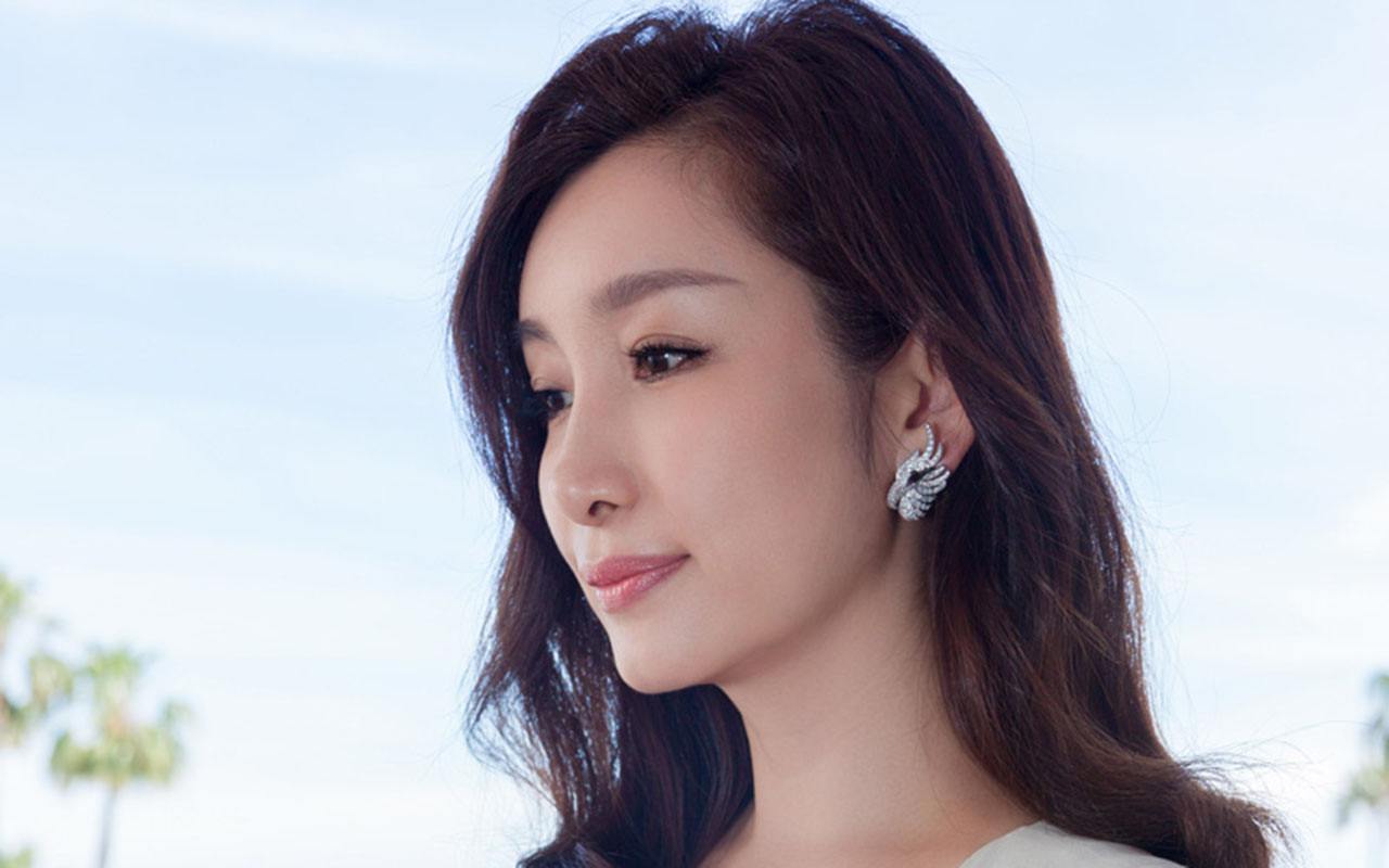 图集:分享实力派女星秦海璐高清壁纸,赶紧收藏吧!