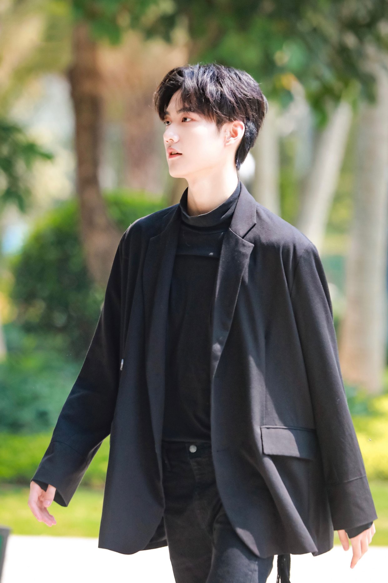 周柯宇壁纸 周柯宇帅气图片