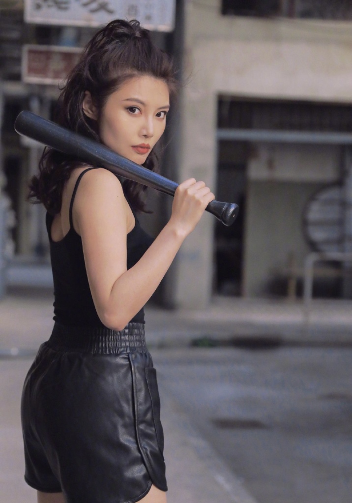 电视剧《狂飙》热映 "大嫂型"明艳霸气美女再受热捧