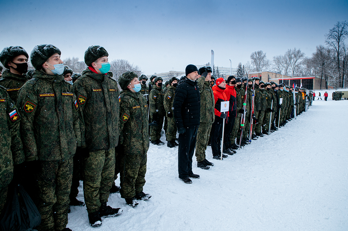 俄军组织军营冬季运动会,项目众多,官兵参与热情高涨!