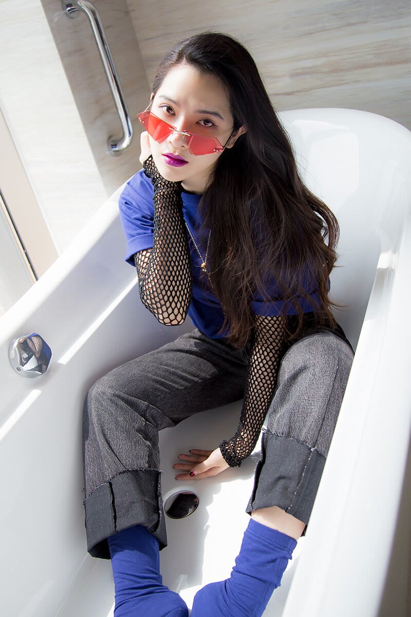 中国流行乐女歌手,影视演员:艾菲