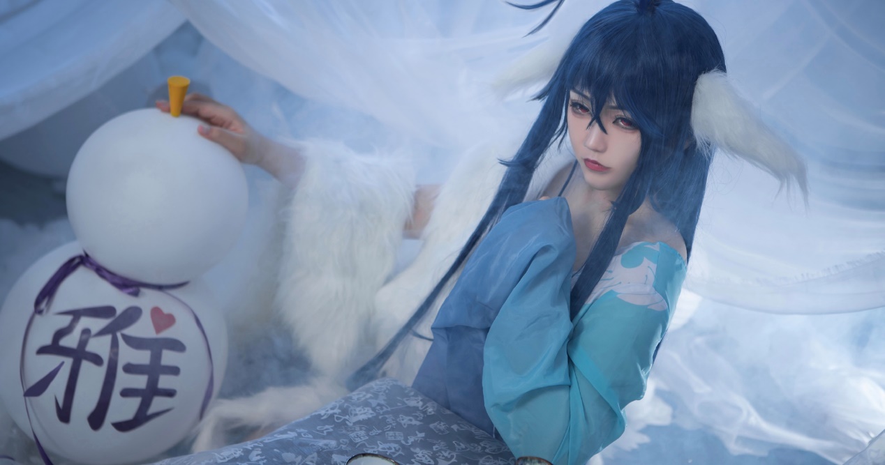 《狐妖小红娘》涂山雅雅cos,"无尽酒壶,满上!