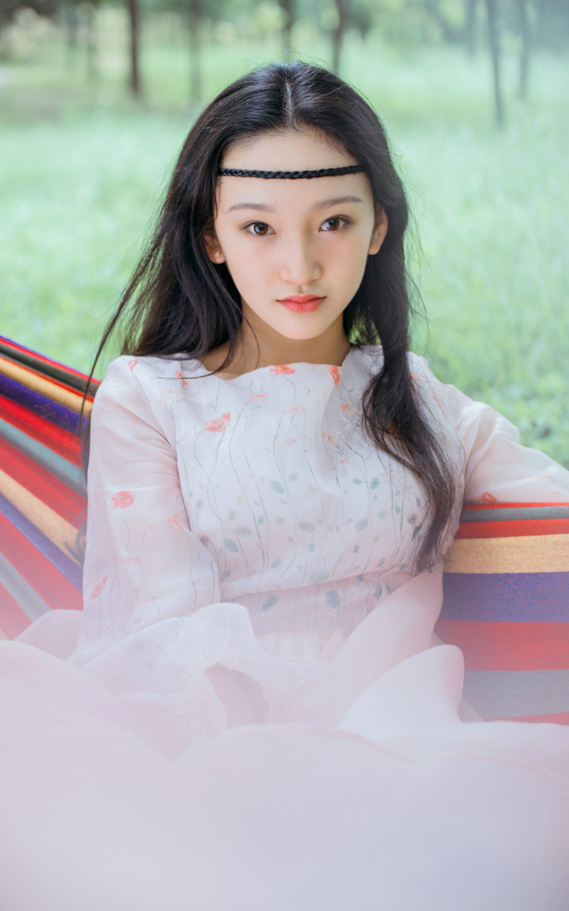 97年山西女演员汪伊美户外美拍