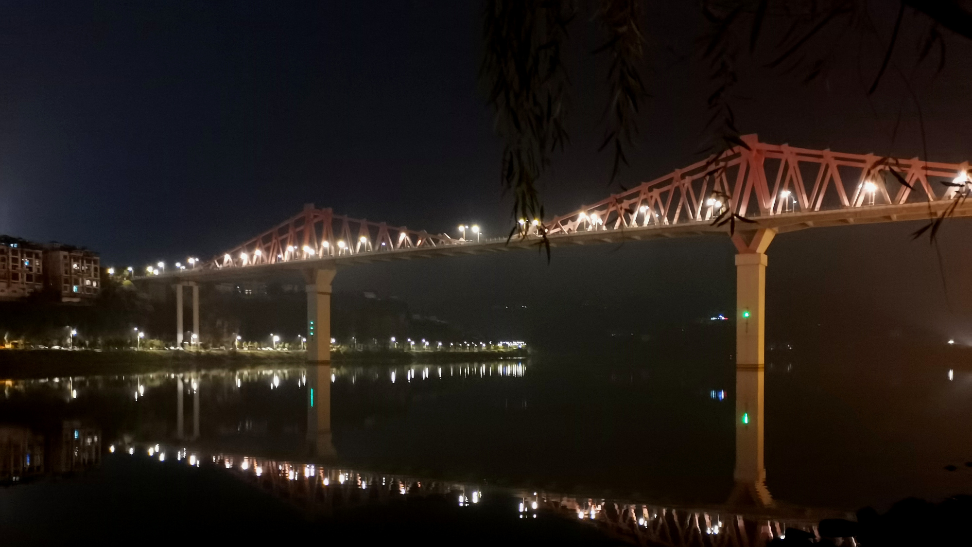 夜幕下的黄柏河大桥