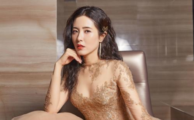 曾黎:美人如玉,气质典雅,女神魅力四射