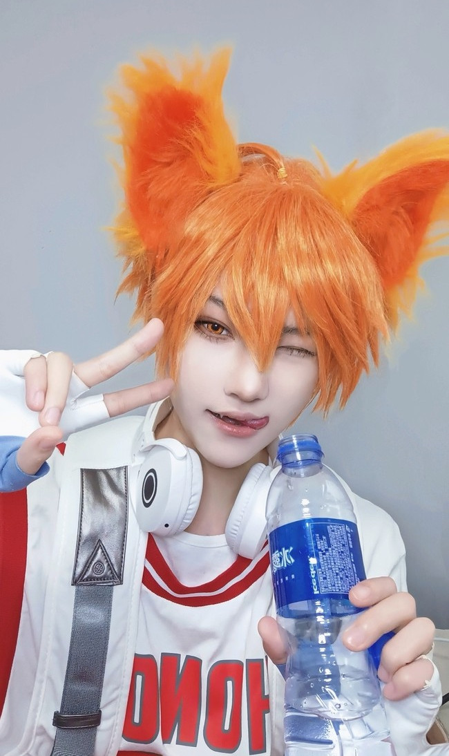 王者荣耀百里玄策cosplay,男子高中生的一天,真是元气满满呢