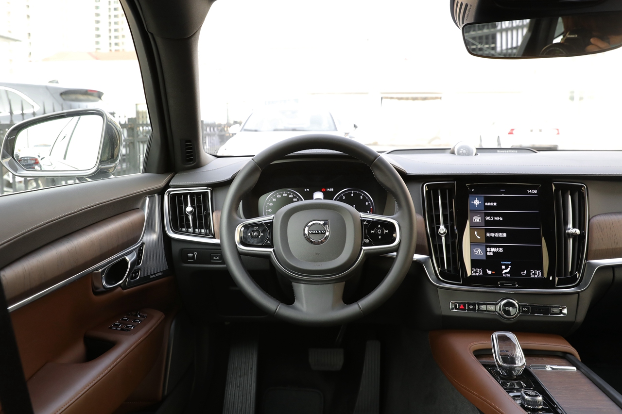 2021款沃尔沃s90 2.0t自动b5 智雅豪华版