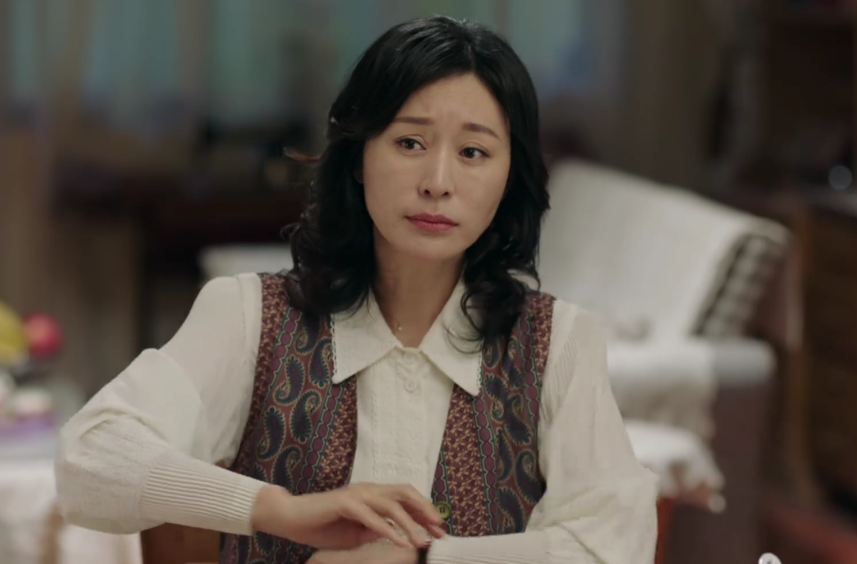 电视剧上游程朗妈妈丁婉芳扮演者杨雨婷剧照图片