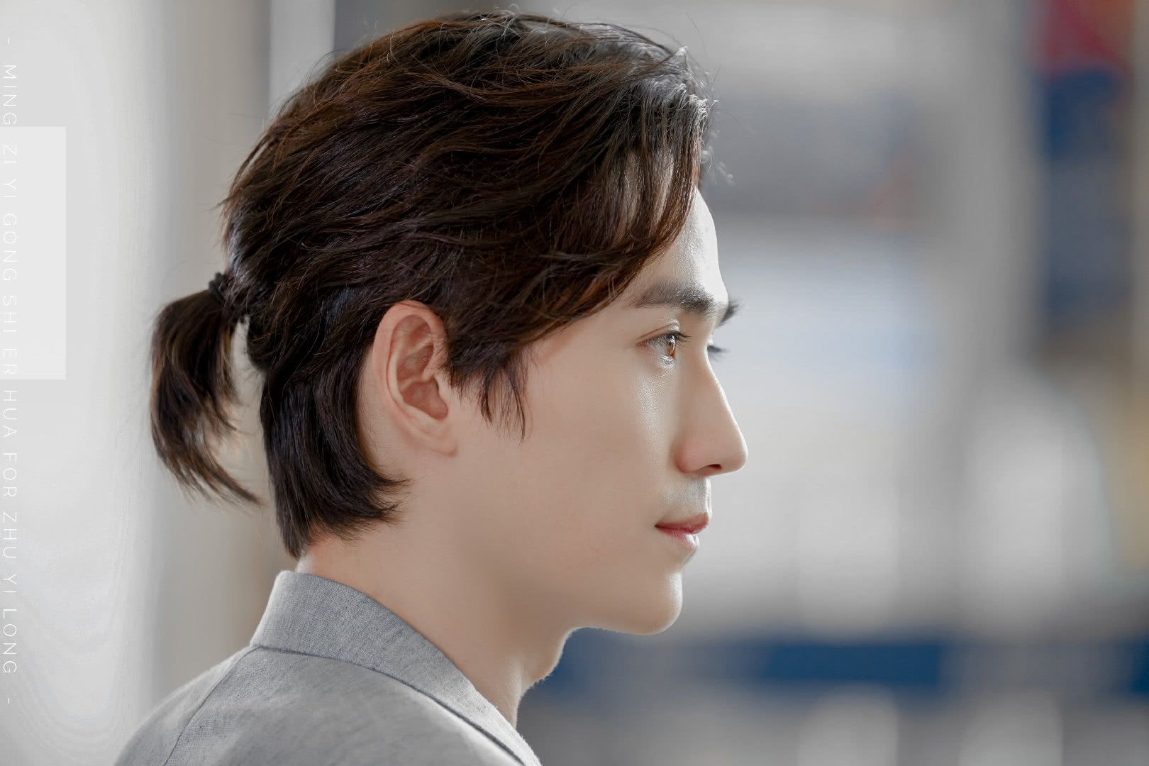 朱一龙绝美侧颜,鼻梁太立体,小说建模脸针不戳