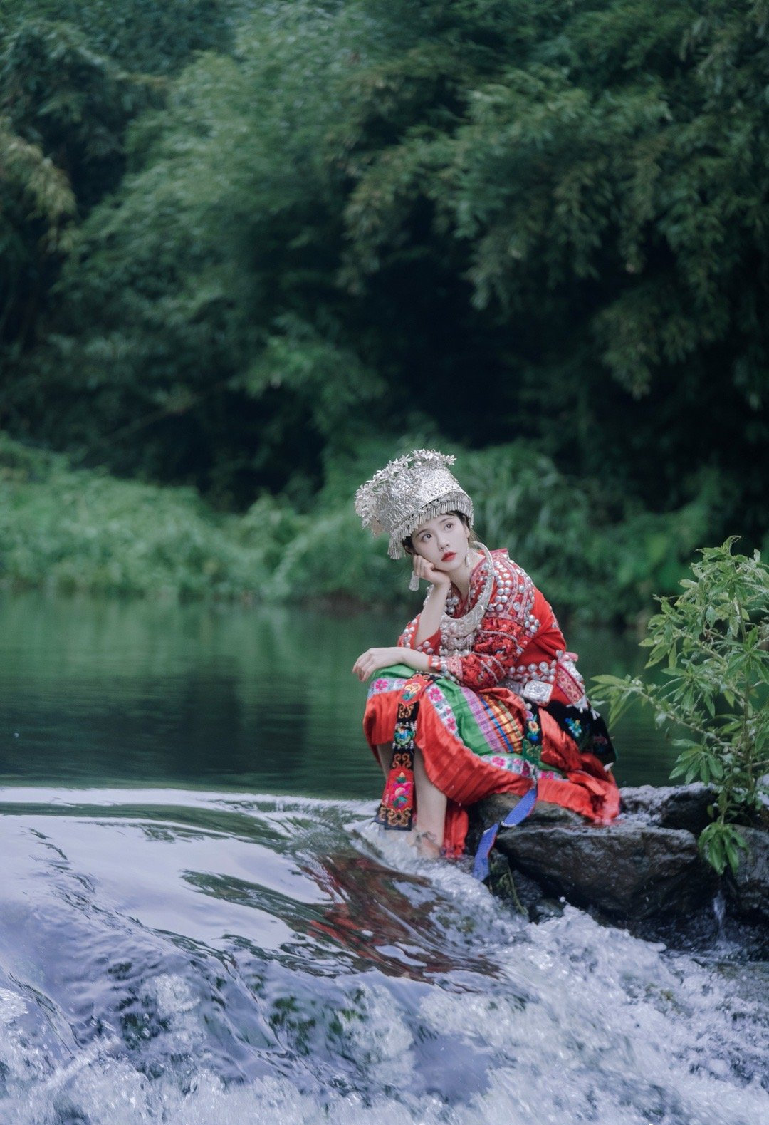 少数民族风景美女图片