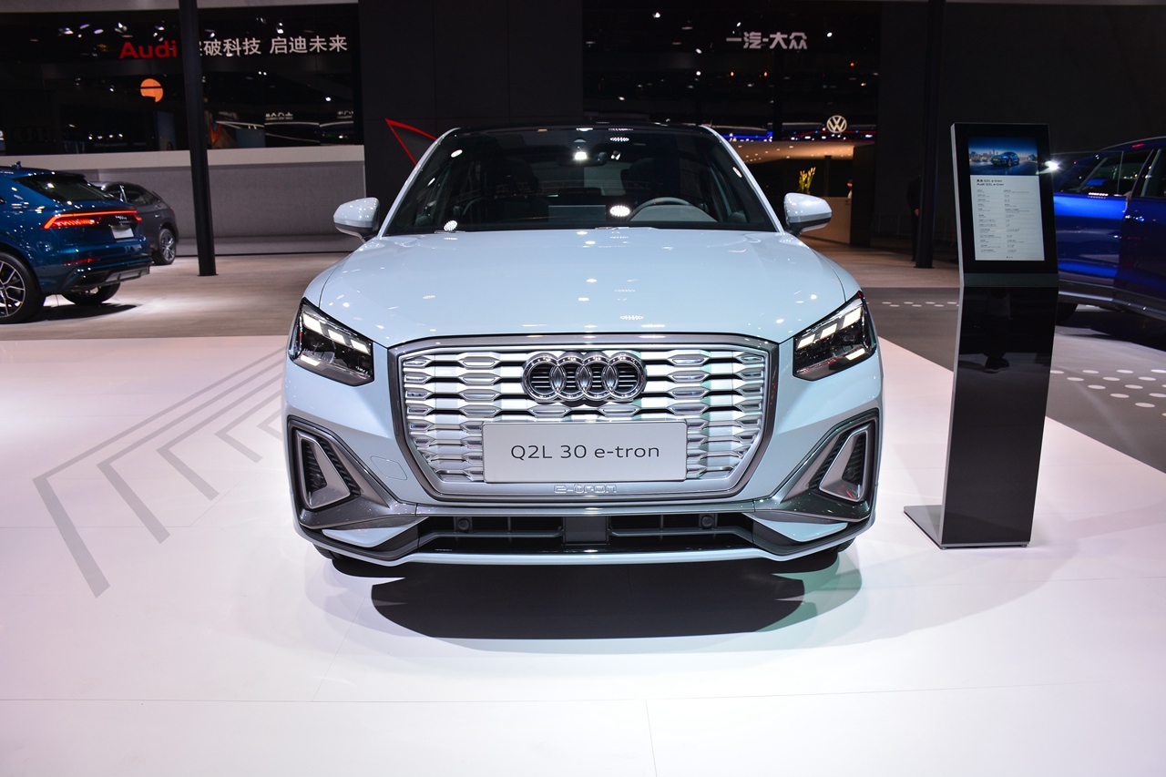 2021上海车展实拍:奥迪q2l e-tron